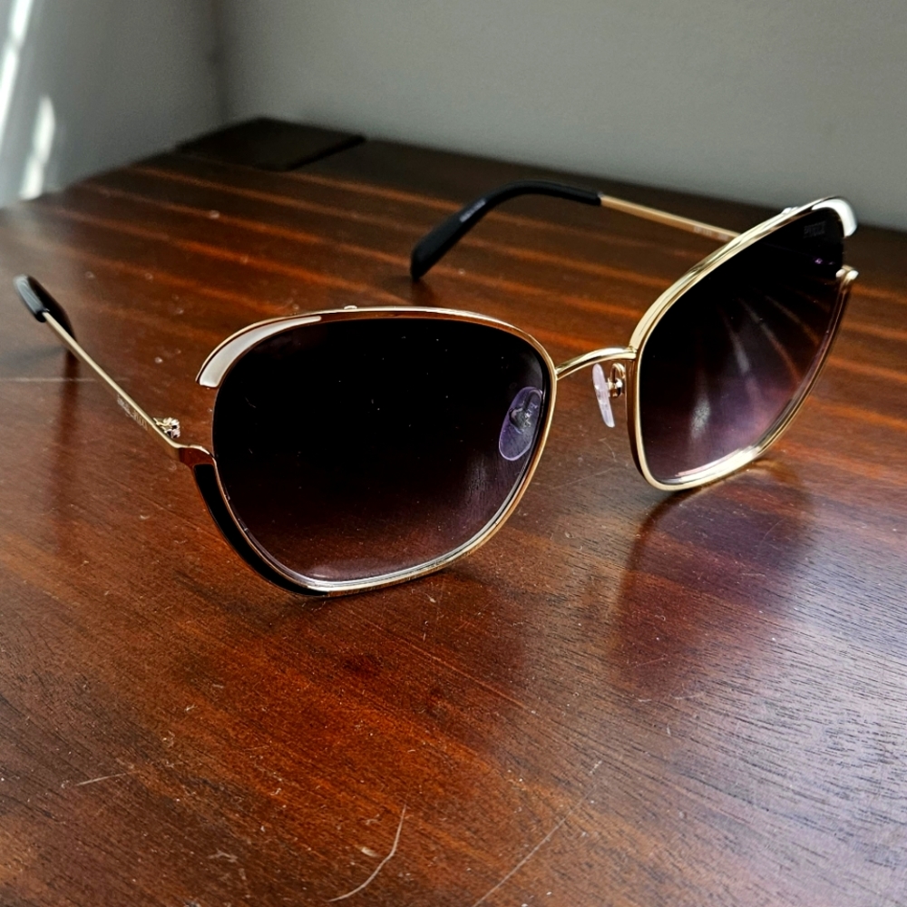 PUCCI gorgeous sunglasses